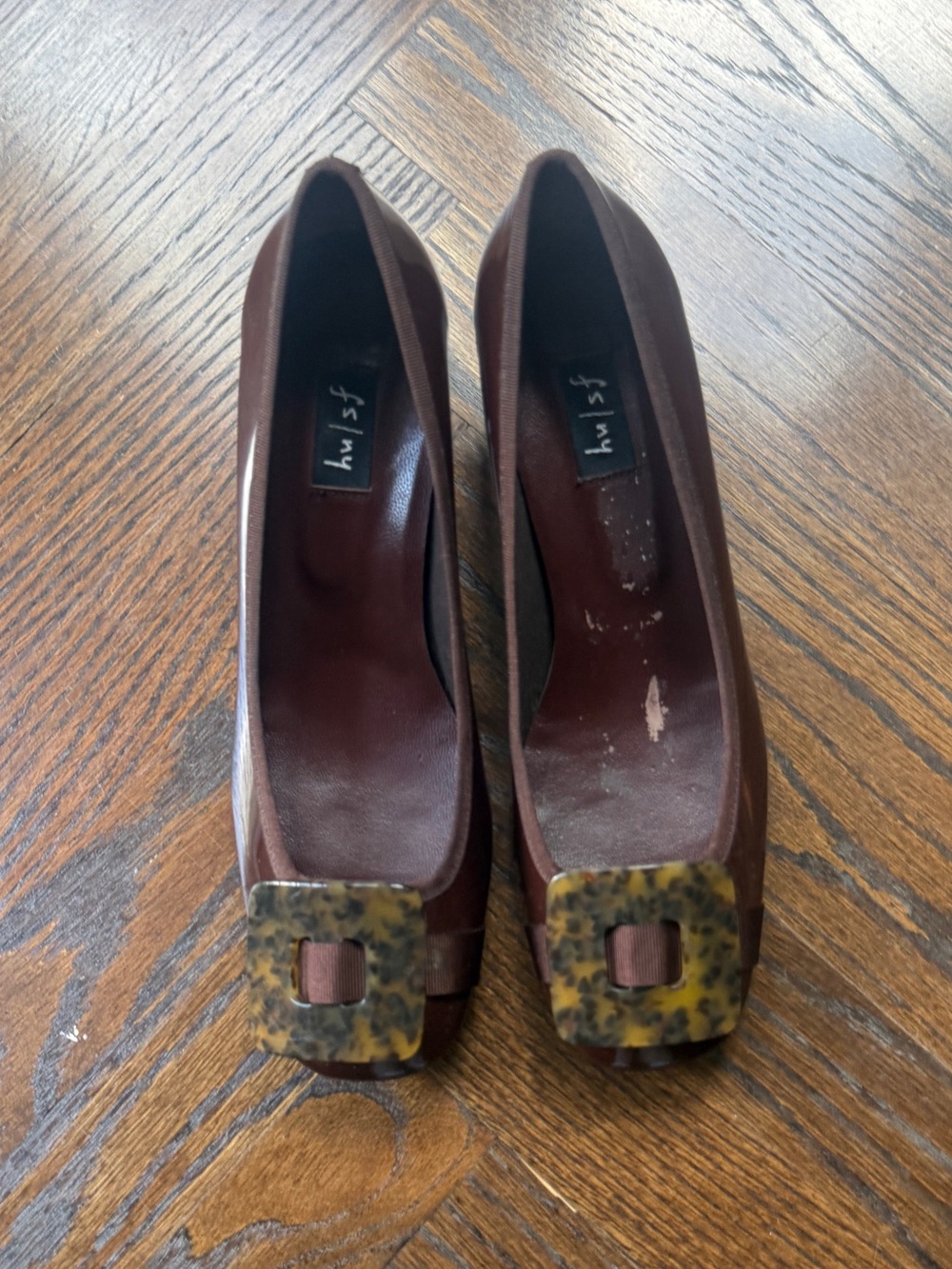 French Sole raisin patent Leather Pumps with Tortoiseshell Buckle